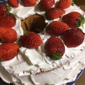 しっとりスポンジ苺ケーキ